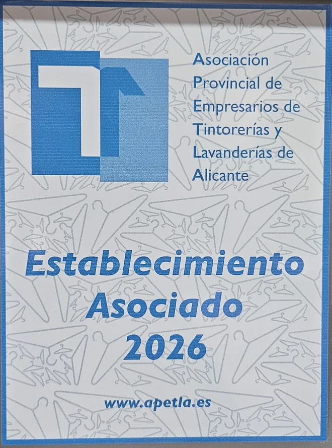 Distintivo de establecimiento asociado a APETLA correspondiente a 2026